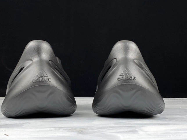 Yeezy Foam Slide Runner 0820